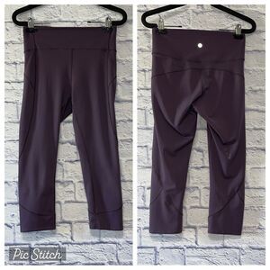 Lululemon In Movement Crop Everlux 19"
Black Currant